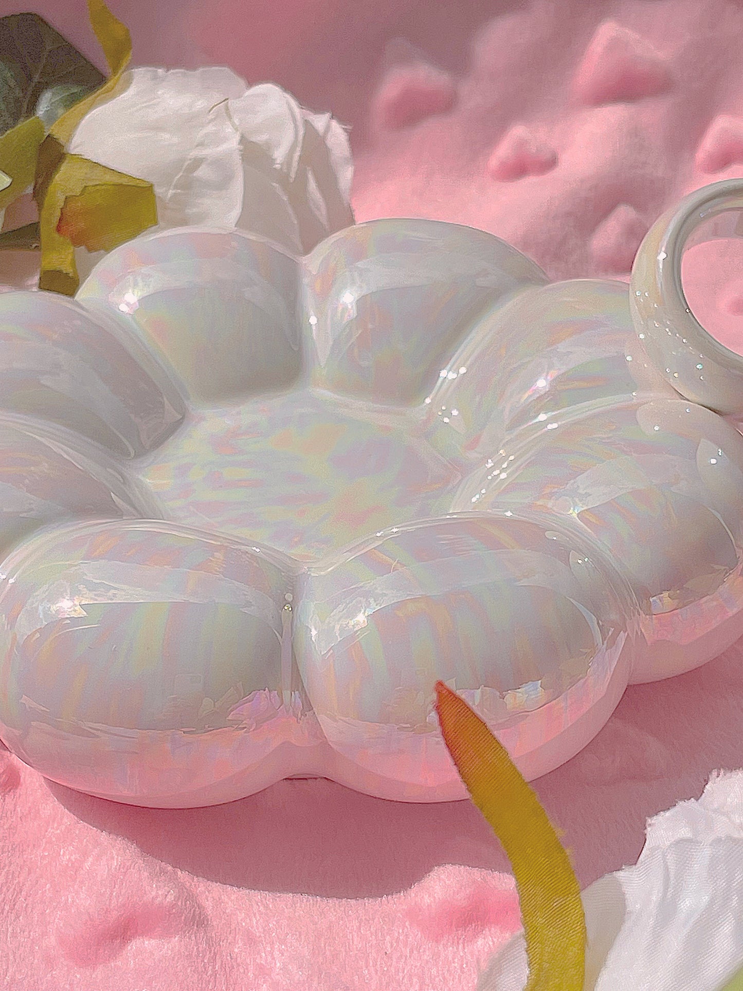 Pearl White Cloud Flower Mug