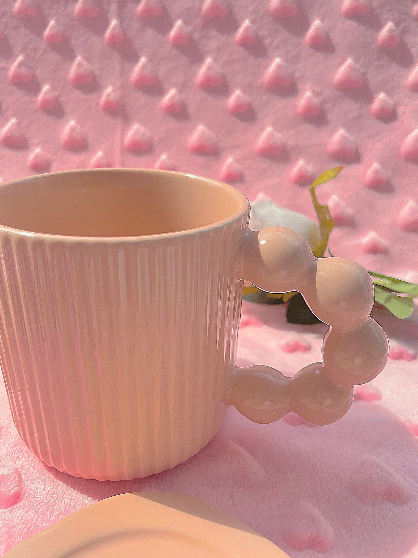 Peach Bubbly handle Mug