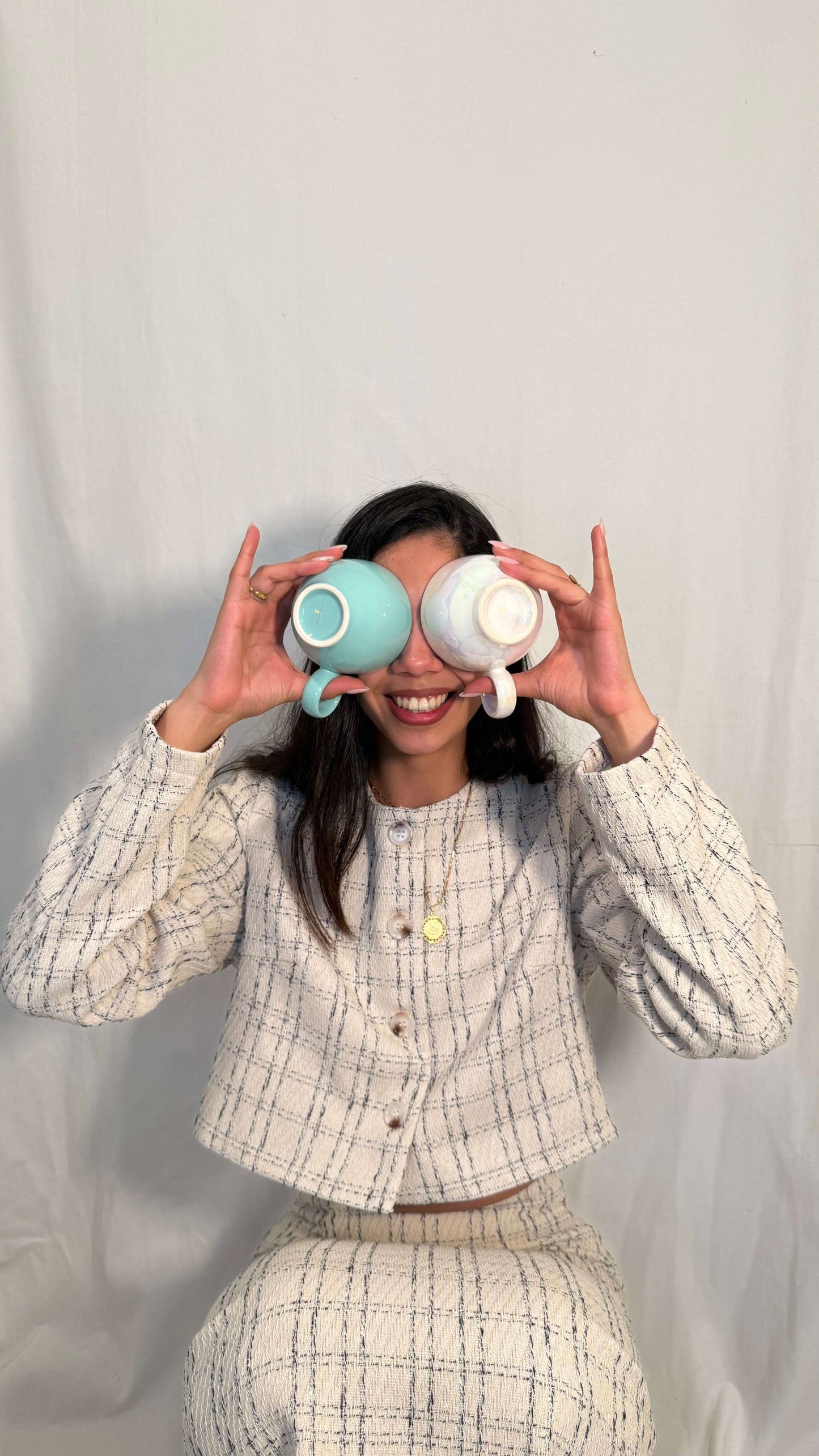 Keramik becher blau mit Blumenmotiv